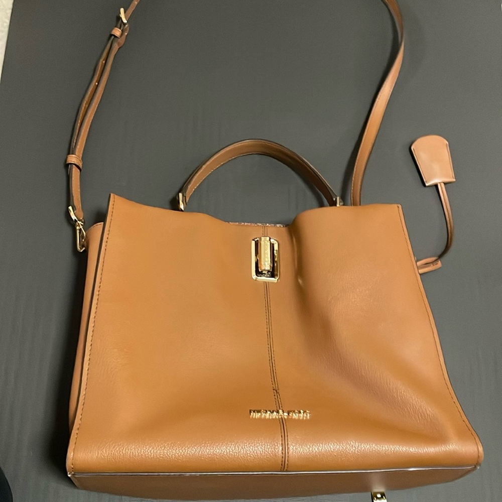 Micheal kors handbag/ crossbody